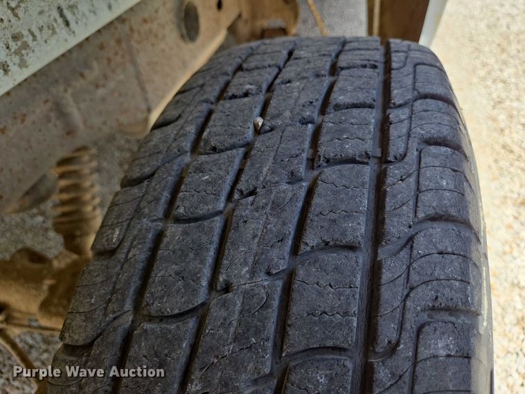 image for item EN8219 1999 Chevrolet Silverado 1500 pickup truck