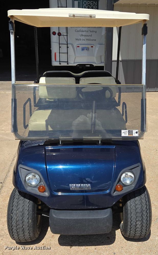 image for item EN8223 Yamaha golf cart