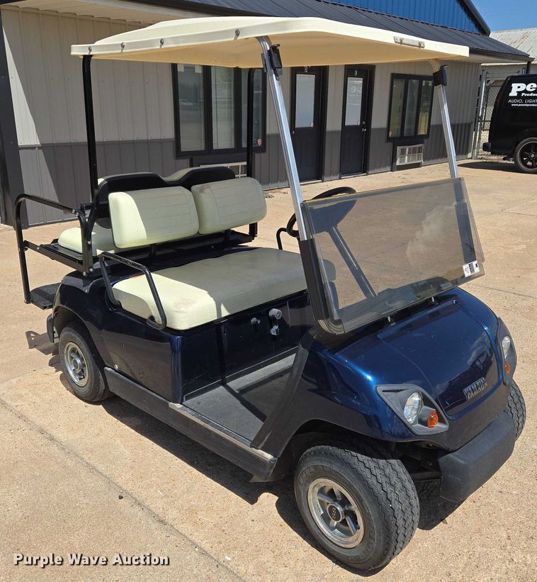 image for item EN8223 Yamaha golf cart