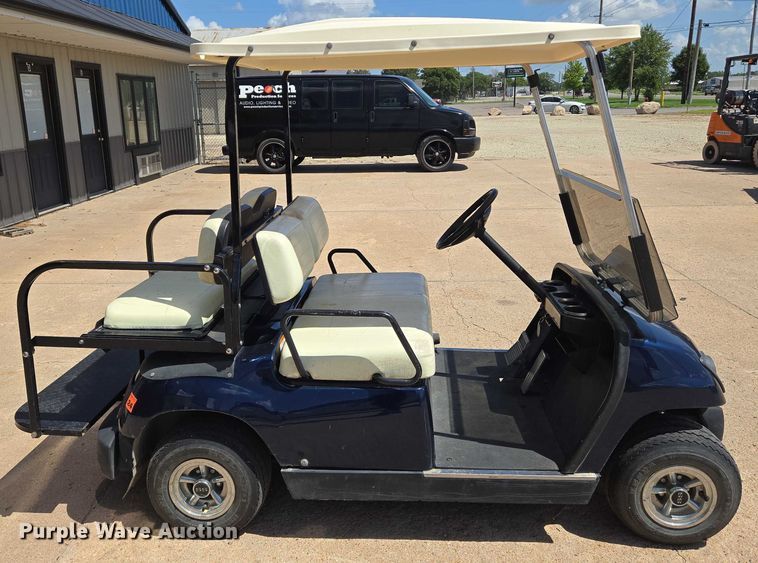 image for item EN8223 Yamaha golf cart