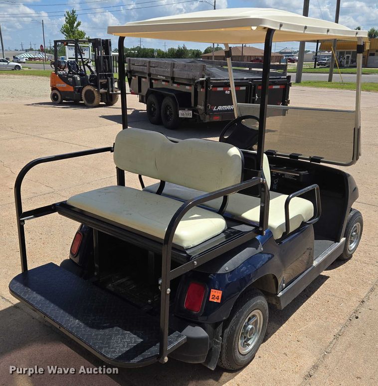 image for item EN8223 Yamaha golf cart