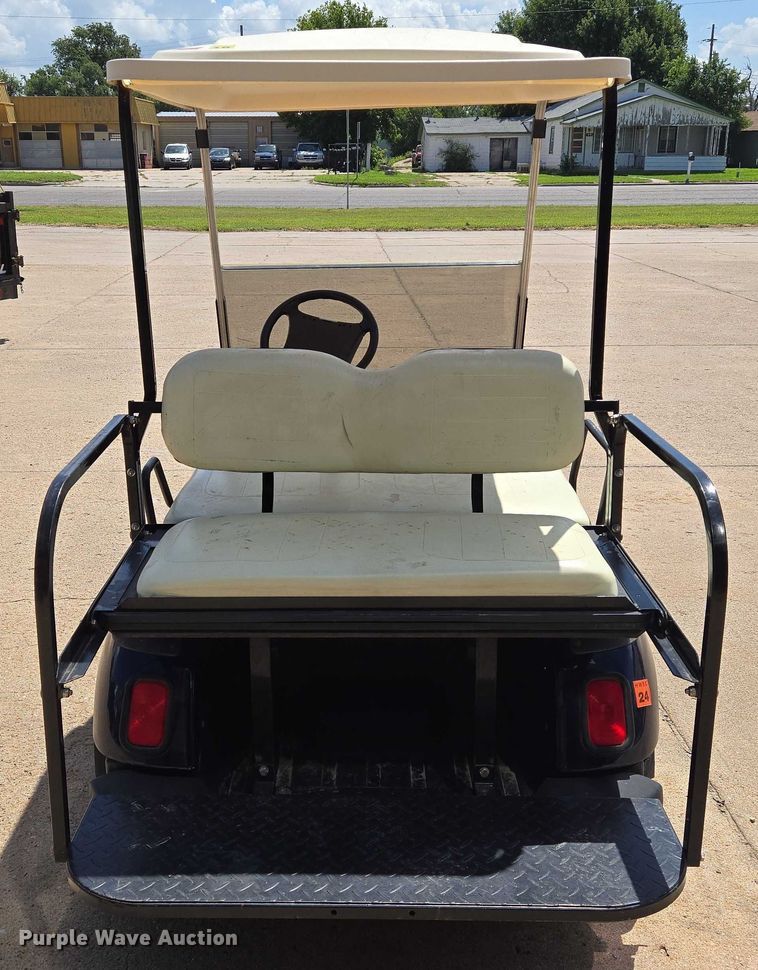 image for item EN8223 Yamaha golf cart