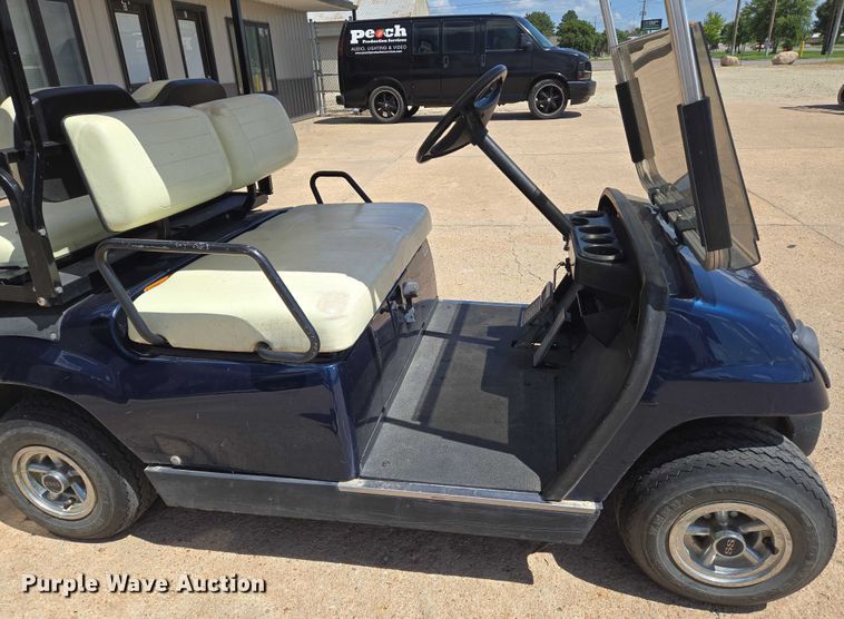 image for item EN8223 Yamaha golf cart
