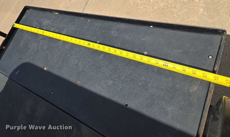 image for item EN8223 Yamaha golf cart