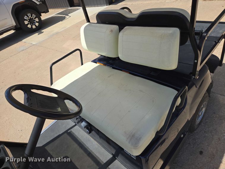 image for item EN8223 Yamaha golf cart