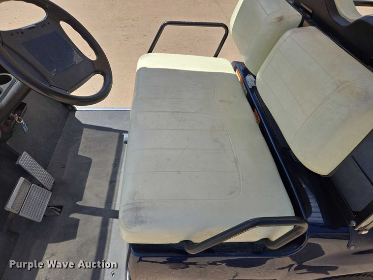 image for item EN8223 Yamaha golf cart