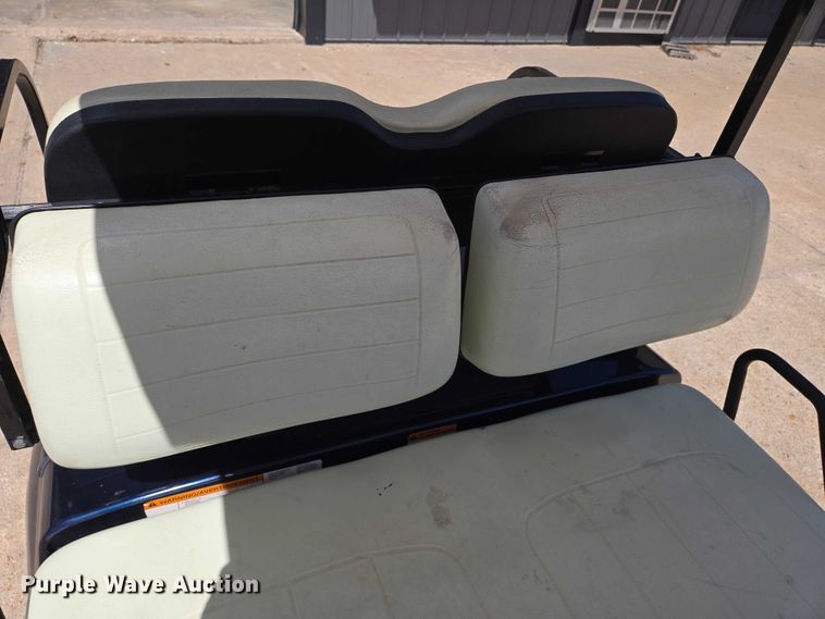 image for item EN8223 Yamaha golf cart