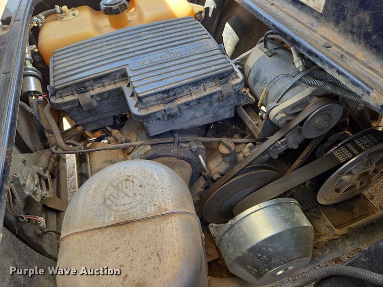 image for item EN8223 Yamaha golf cart