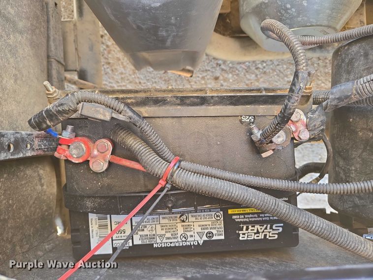 image for item EN8223 Yamaha golf cart