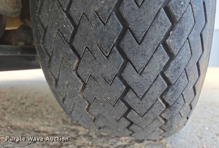 image for item EN8223 Yamaha golf cart