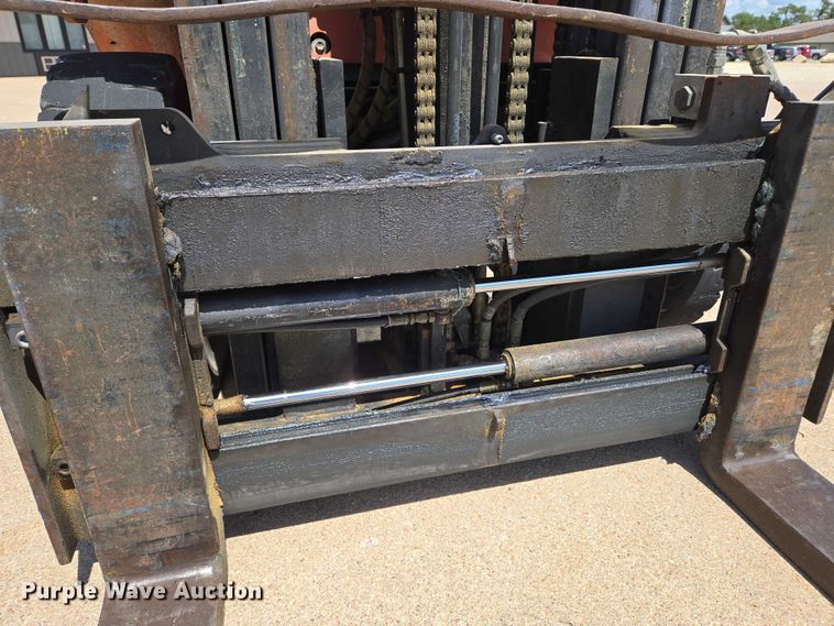 image for item EN8225 2001 Toyota 7FGU25 forklift