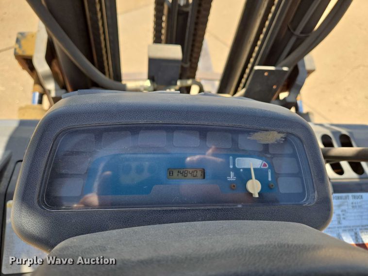 image for item EN8225 2001 Toyota 7FGU25 forklift