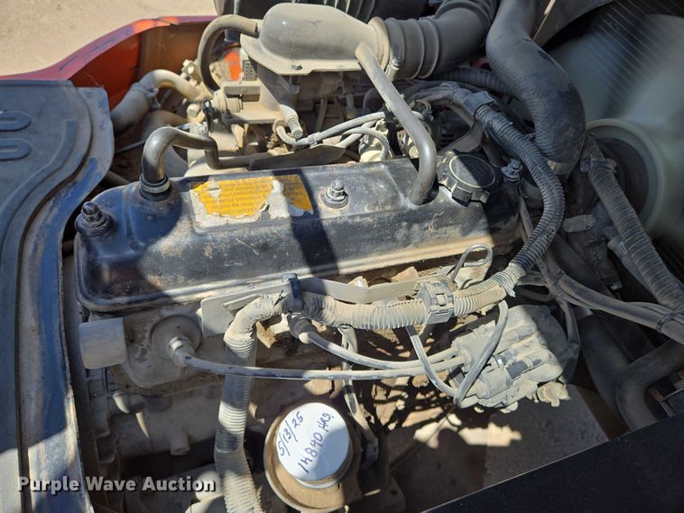 image for item EN8225 2001 Toyota 7FGU25 forklift