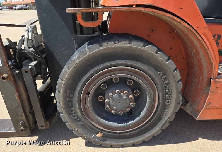 image for item EN8225 2001 Toyota 7FGU25 forklift