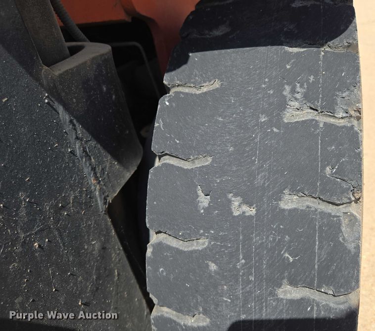 image for item EN8225 2001 Toyota 7FGU25 forklift