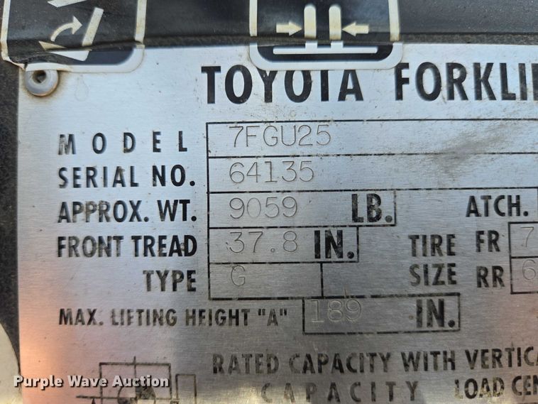 image for item EN8225 2001 Toyota 7FGU25 forklift