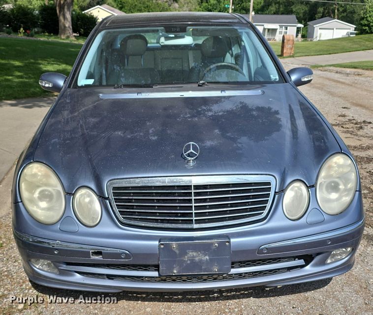 image for item EO1065 2004 Mercedes-Benz E500 