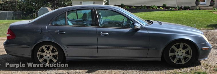 image for item EO1065 2004 Mercedes-Benz E500 