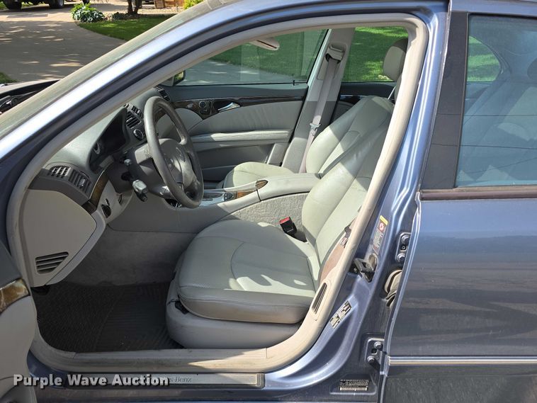 image for item EO1065 2004 Mercedes-Benz E500 