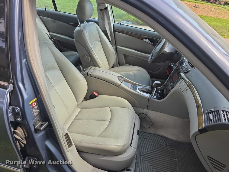 image for item EO1065 2004 Mercedes-Benz E500 