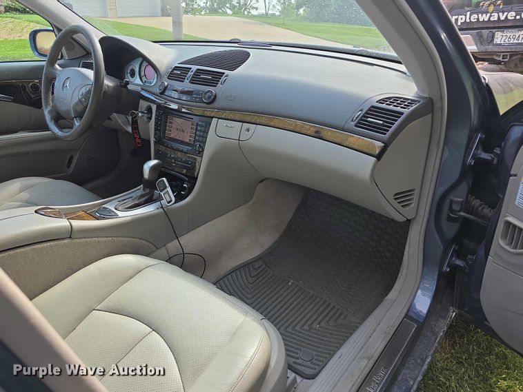 image for item EO1065 2004 Mercedes-Benz E500 