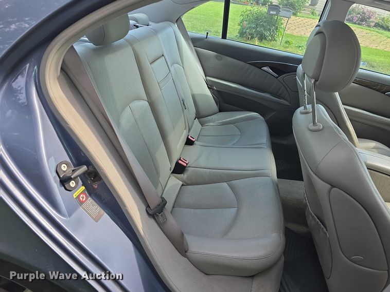 image for item EO1065 2004 Mercedes-Benz E500 