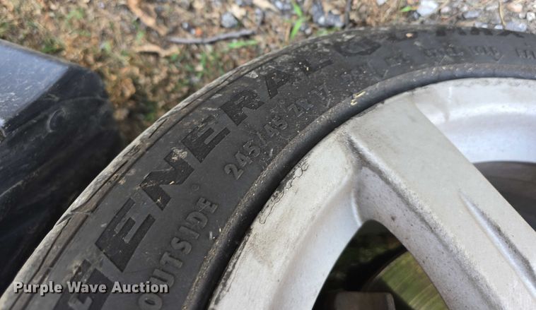 image for item EO1065 2004 Mercedes-Benz E500 