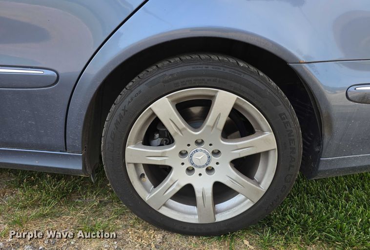 image for item EO1065 2004 Mercedes-Benz E500 