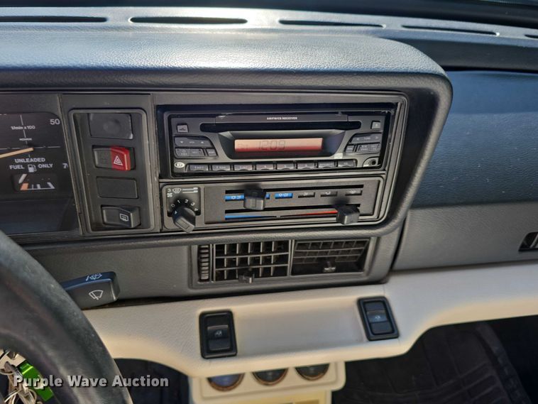 image for item EO1066 1992 Volkswagen Cabriolet convertible