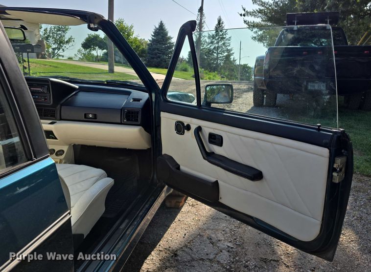 image for item EO1066 1992 Volkswagen Cabriolet convertible