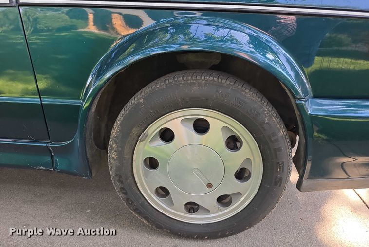 image for item EO1066 1992 Volkswagen Cabriolet convertible