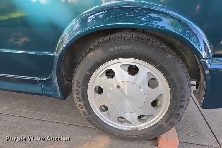 image for item EO1066 1992 Volkswagen Cabriolet convertible