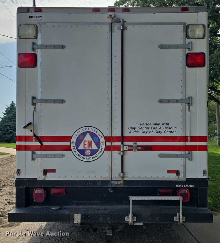 image for item EO1067 2002 Ford E450 ambulance