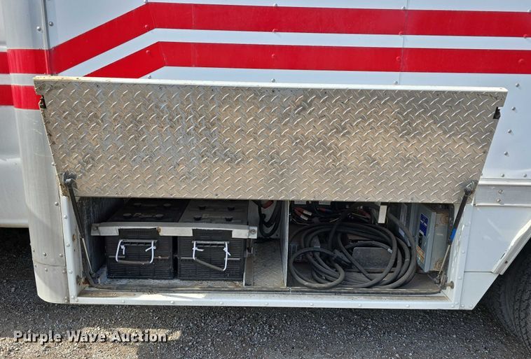 image for item EO1067 2002 Ford E450 ambulance