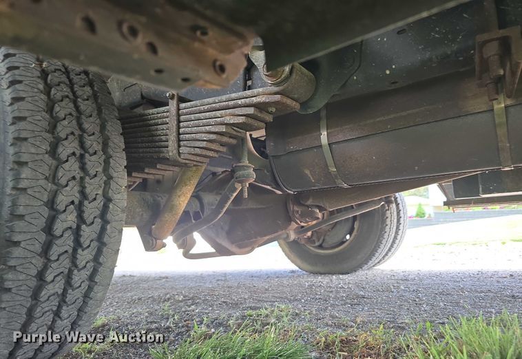 image for item EO1067 2002 Ford E450 ambulance