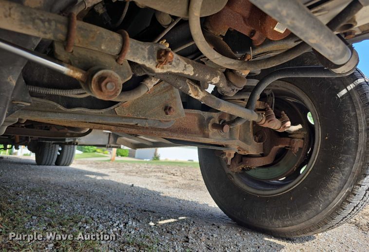 image for item EO1067 2002 Ford E450 ambulance