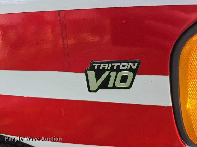 image for item EO1067 2002 Ford E450 ambulance