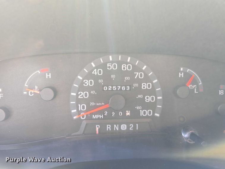 image for item EO1067 2002 Ford E450 ambulance