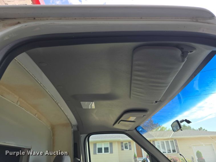 image for item EO1067 2002 Ford E450 ambulance