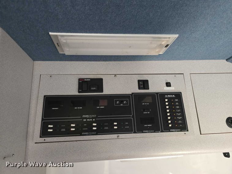 image for item EO1067 2002 Ford E450 ambulance