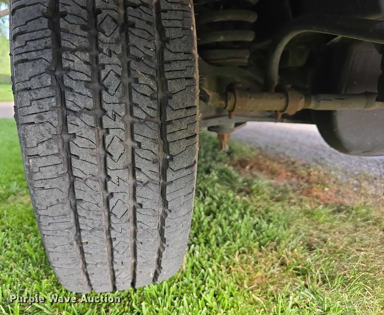 image for item EO1067 2002 Ford E450 ambulance