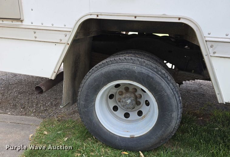 image for item EO1067 2002 Ford E450 ambulance