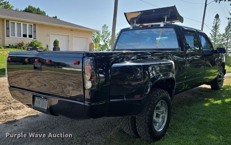 image for item EO1068 1994 Chevrolet C3500 Crew Cab pickup truck