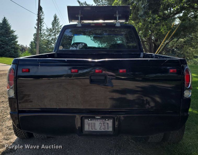 image for item EO1068 1994 Chevrolet C3500 Crew Cab pickup truck