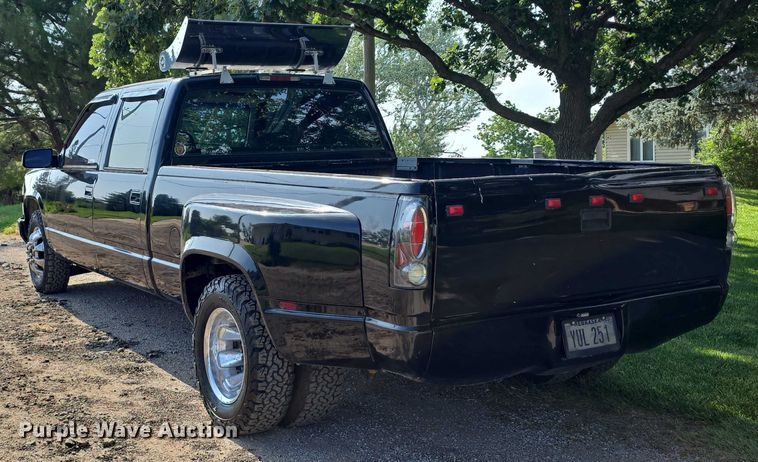 image for item EO1068 1994 Chevrolet C3500 Crew Cab pickup truck