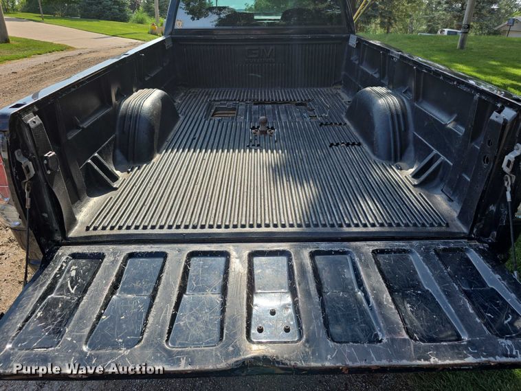 image for item EO1068 1994 Chevrolet C3500 Crew Cab pickup truck