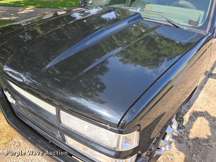 image for item EO1068 1994 Chevrolet C3500 Crew Cab pickup truck