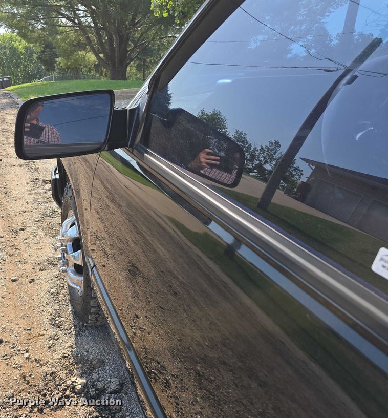 image for item EO1068 1994 Chevrolet C3500 Crew Cab pickup truck