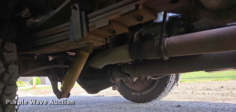 image for item EO1068 1994 Chevrolet C3500 Crew Cab pickup truck