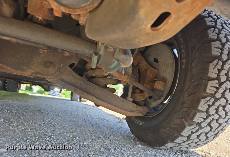 image for item EO1068 1994 Chevrolet C3500 Crew Cab pickup truck